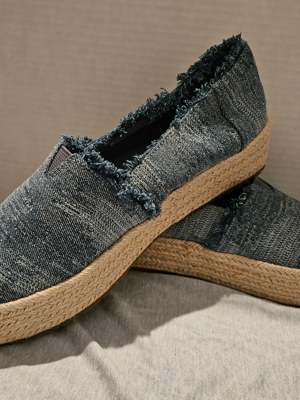 Toms casual slip